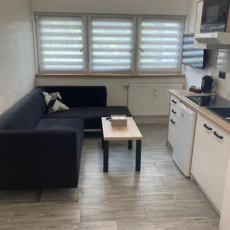 Eliza Z Tarasem Apartamento